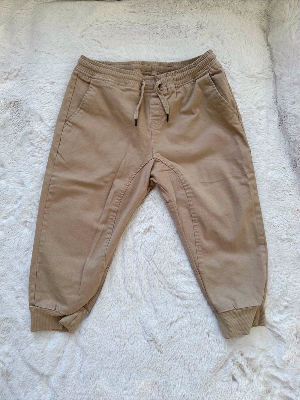 Capri cargo sweatpants with drawstring waist